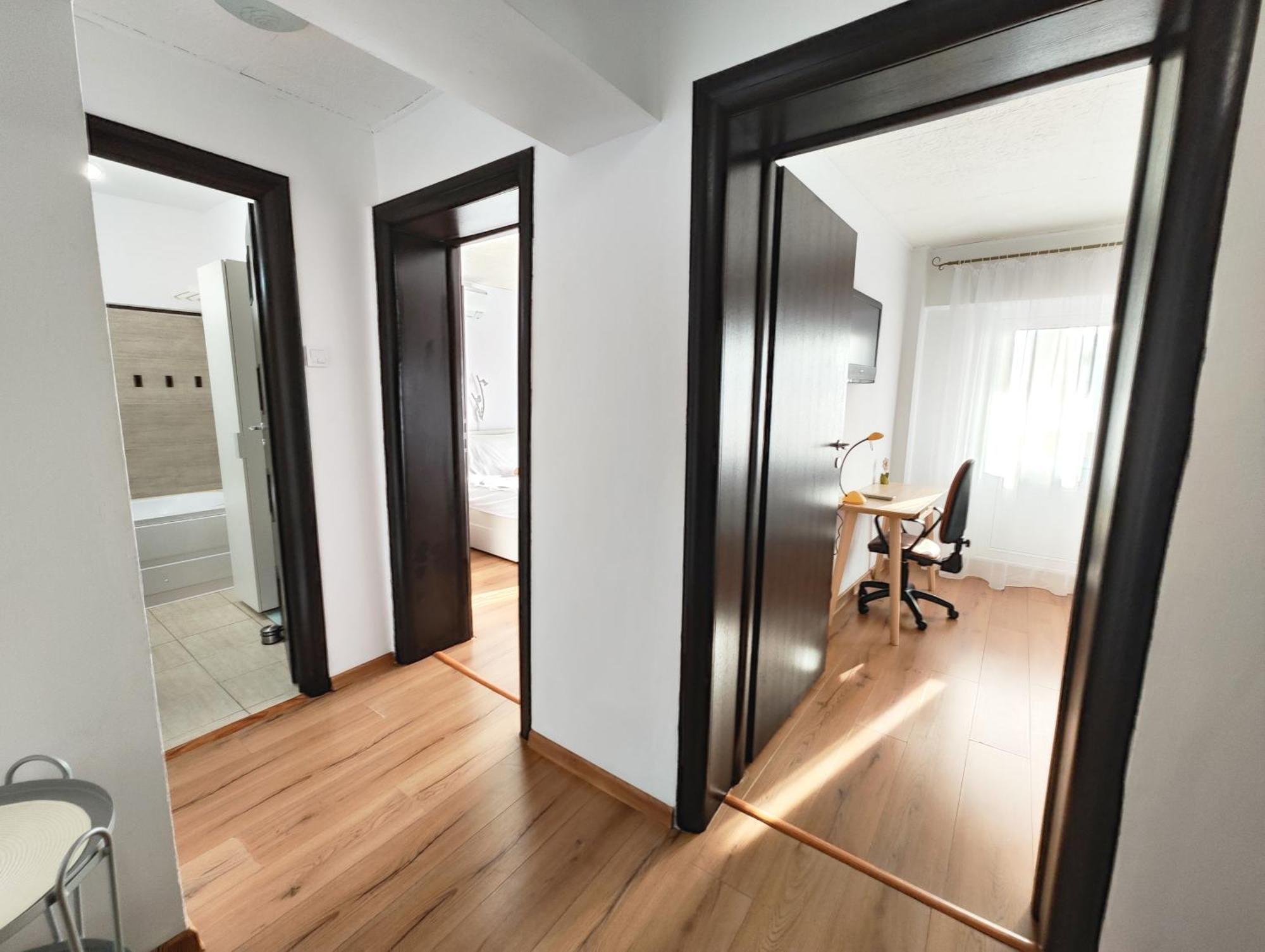 Platinum Apartment - Apartament Cu 3 Camere, 2 Dormitoare, 2 Bai, Bucatarie Complet Utilata, 2 Balcoane Βουκουρέστι Εξωτερικό φωτογραφία
